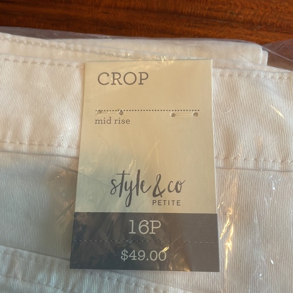 Style & Co - NWT - petite cropped white jeans; size 16P - Picture 3 of 4